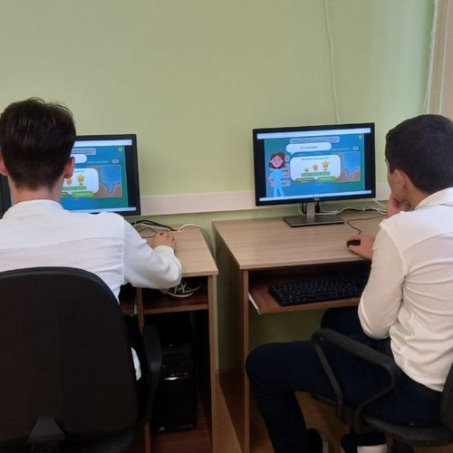 Обучающиеся МАОУ «СОШ №1» приняли участие во Всероссийском образовательном проекте «Урок Цифры».