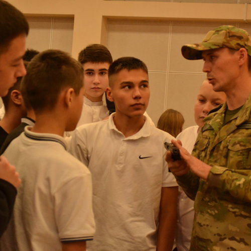 Школьники познакомились с участниками СВО в рамках проекта «Знание.Герои»