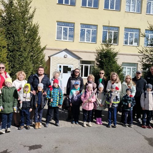 Возложение цветов к памятнику «Вечная Слава Героям»