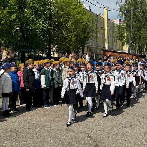 Смотр строя и песни. 1-4 классы. Корпус на Ярославской