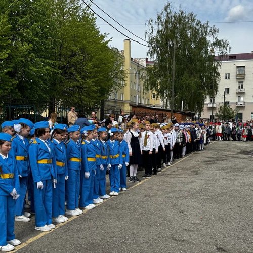 Смотр строя и песни. 1-4 классы. Корпус на Ярославской
