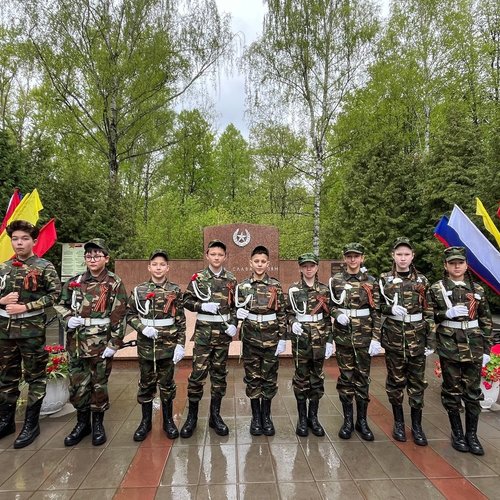 Церемония возложения цветов на мемориале, посвященном воинам, умершим от ран в госпиталях в годы Великой Отечественной войны.