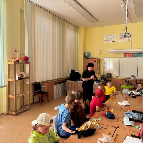 Профилактическая беседа с воспитанниками пришкольного лагеря "Про-детство"
