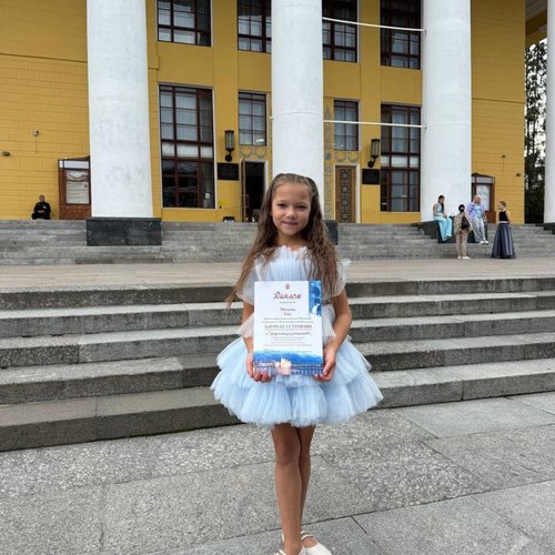 Ученица СОШ 1  - участница гала-концерта победителей вокального фестиваля-конкурса «Город поющих фонтанов»