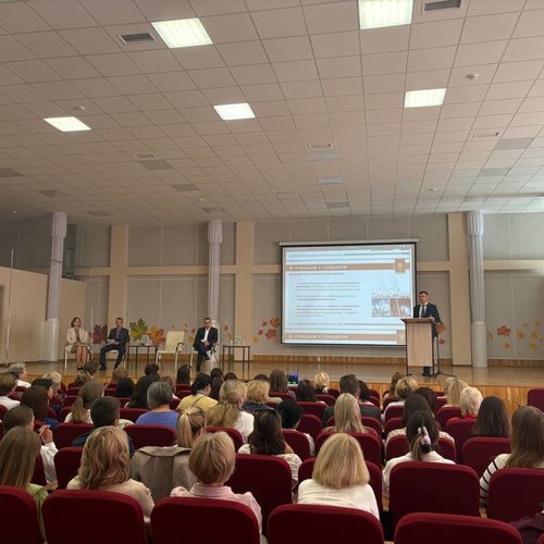 Коллектив СОШ 1 встретился с министром образования Чувашии