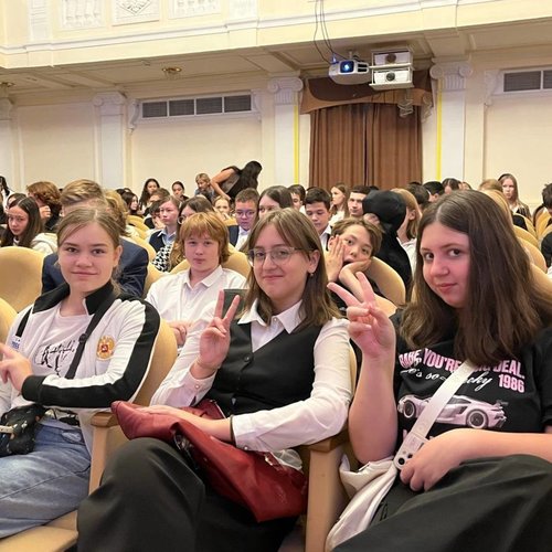 Учащиеся школы №1 на спектакле «Жизнь. Скрепы. История неродившейся души»