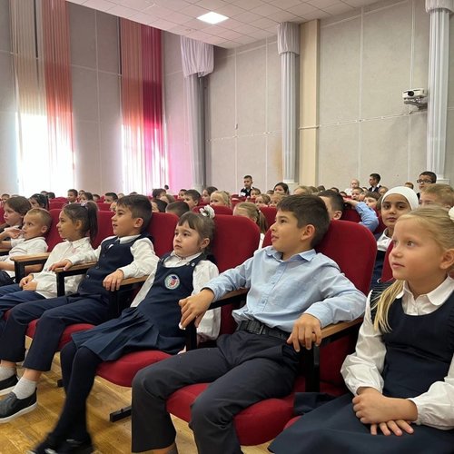 УЧИМ ПРАВИЛА ДОРОЖНОГО ДВИЖЕНИЯ