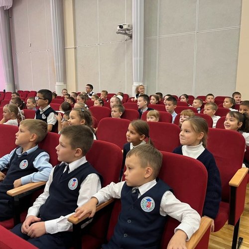 УЧИМ ПРАВИЛА ДОРОЖНОГО ДВИЖЕНИЯ