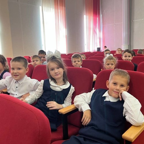 УЧИМ ПРАВИЛА ДОРОЖНОГО ДВИЖЕНИЯ