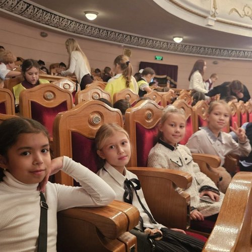 День театра для учеников начальной школы
