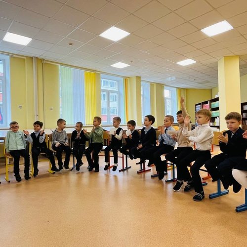 КОНКУРС ЧТЕЦОВ В 1Б КЛАССЕ