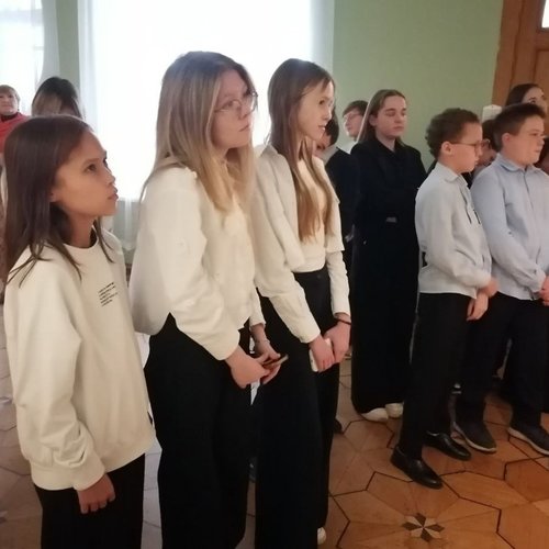 7А класс на выставке "Три шедевра Третьяковской галереи" 7А класс на выставке "Три шедевра Третьяковской галереи"