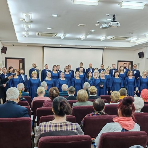 7Е класс - участники историко- партиотического вечера "Под небом единым".