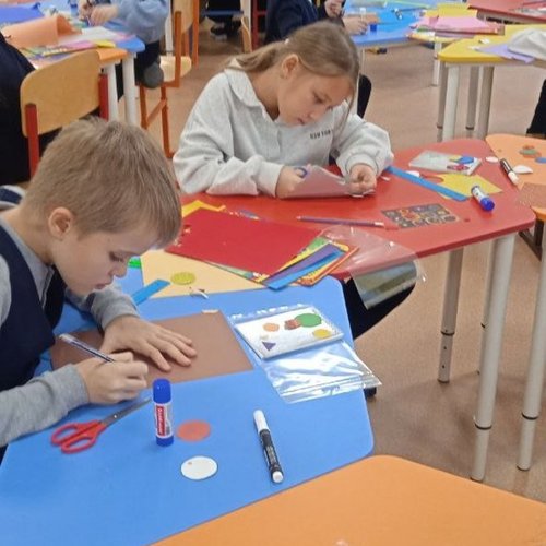 Интерактивная экскурсия "Геометрия цвета и звука" от КВЦ "Радуга"