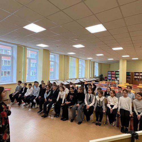 Интерактивная экскурсия "Геометрия цвета и звука" от КВЦ "Радуга"