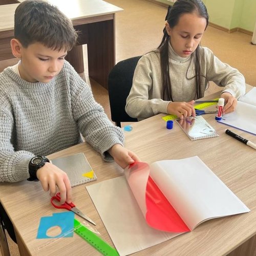 Интерактивная экскурсия "Геометрия цвета и звука" от КВЦ "Радуга"