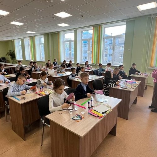 Интерактивная экскурсия "Геометрия цвета и звука" от КВЦ "Радуга"