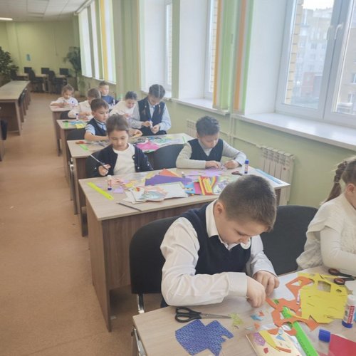 Интерактивная экскурсия "Геометрия цвета и звука" от КВЦ "Радуга"