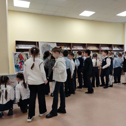 Интерактивная экскурсия "Геометрия цвета и звука" от КВЦ "Радуга"