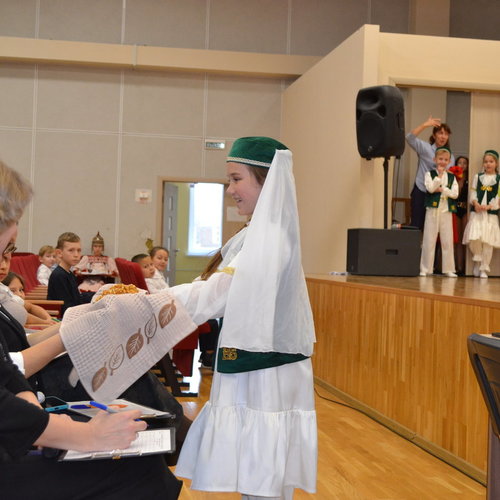 🌍 “Народов много - Родина одна!”: Конкурс-фестиваль национальных культур в нашей школе! 🌍