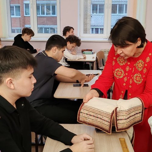 Урок "Волшебство чувашской вышивки"