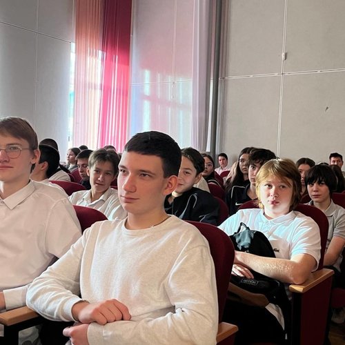 В школе №1 состоялся показ спектакля «Преступление и наказание»