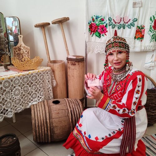 Акция "На работу и учебу с чувашской вышивкой"