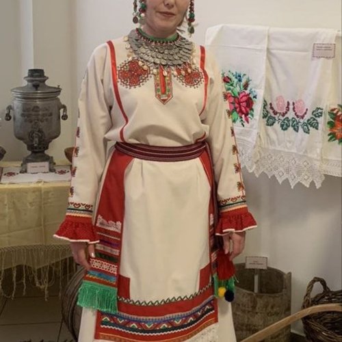 Акция "На работу и учебу с чувашской вышивкой"