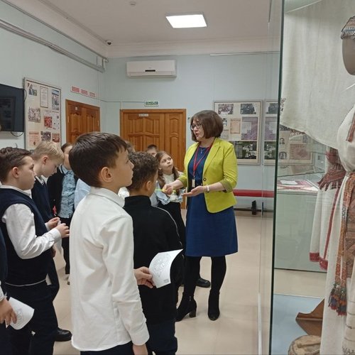 3Б класс в Музее чувашской вышивки