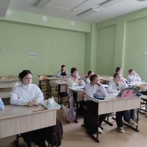 Урок Цифры "Дело в чате: эволюция нейросетей и цифровая безопасность"