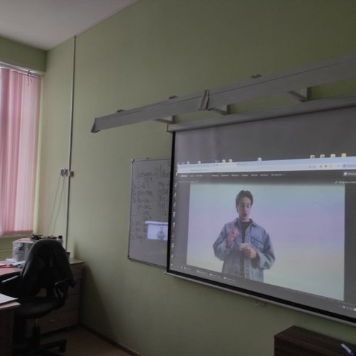 Урок Цифры "Дело в чате: эволюция нейросетей и цифровая безопасность"