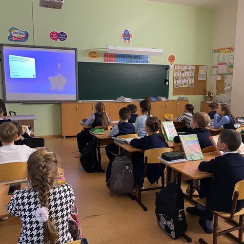 Урок Цифры "Дело в чате: эволюция нейросетей и цифровая безопасность"