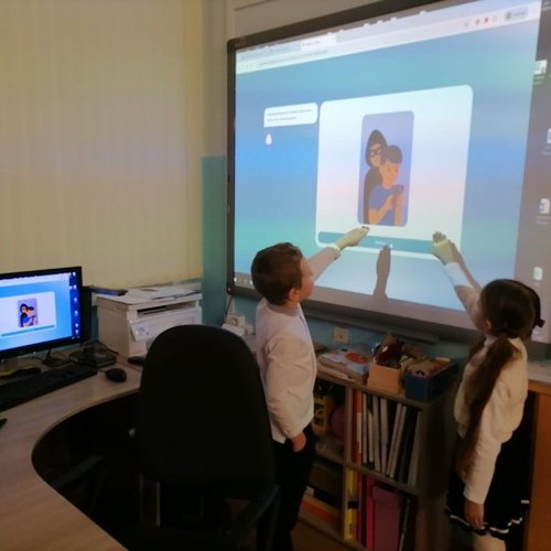 Урок Цифры "Дело в чате: эволюция нейросетей и цифровая безопасность"