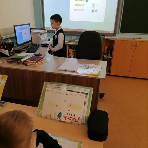 Урок Цифры "Дело в чате: эволюция нейросетей и цифровая безопасность"