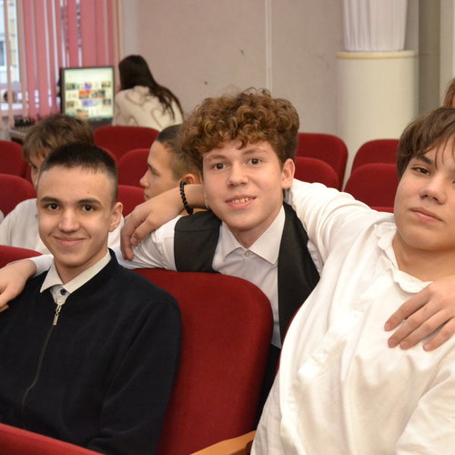 "Музыка в честь героев: Память и вдохновение".