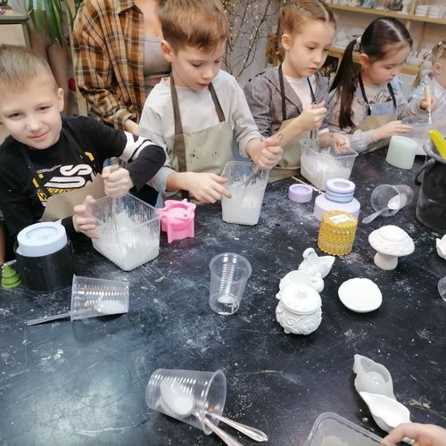  1В класс на мастер-классе в художественной мастерской "КсюФлер"