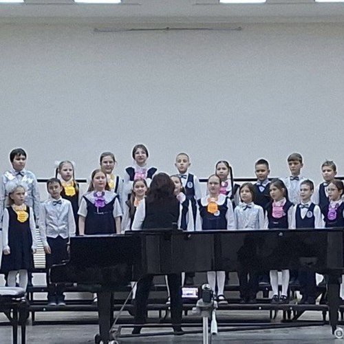Школьный хор на концерте в ЧГПУ