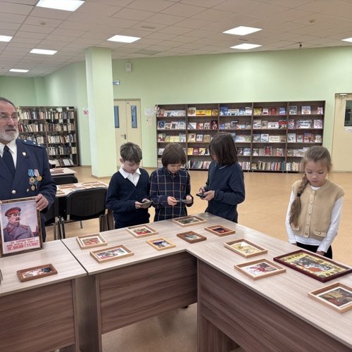 Выставка значков, посвященная Великой Отечественной войне