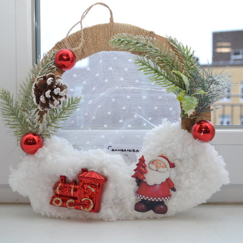 Конкурс-выставка новогодних поделок 2025