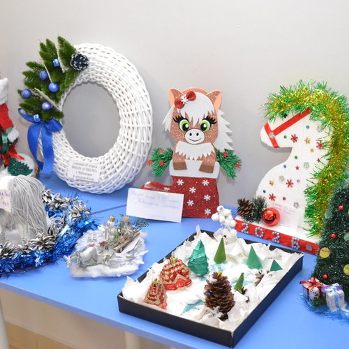 Конкурс-выставка новогодних поделок 2025