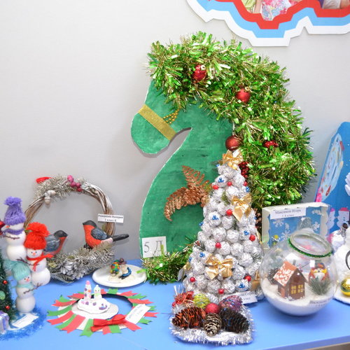 Конкурс-выставка новогодних поделок 2025