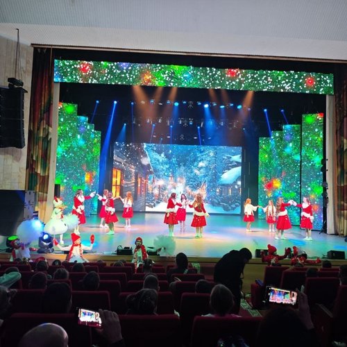 Новый год к нам мчится!