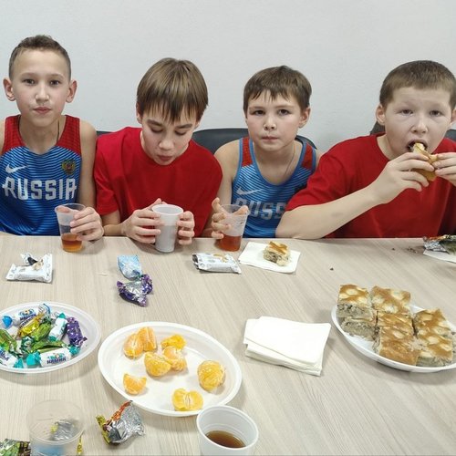 Новогодние старты на призы Деда Мороза и Снегурочки.