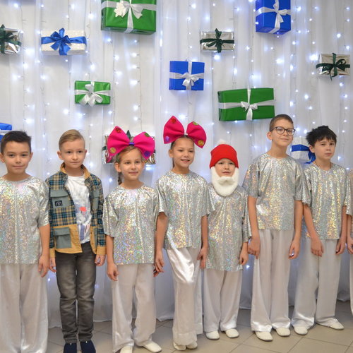 НОВЫЙ ГОД К НАМ МЧИТСЯ!