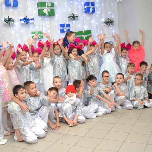 НОВЫЙ ГОД К НАМ МЧИТСЯ!