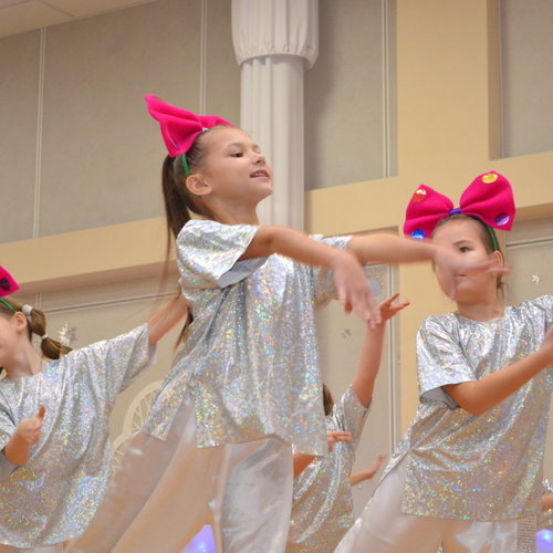 НОВЫЙ ГОД К НАМ МЧИТСЯ!