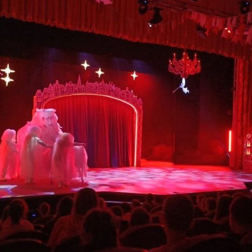 Новый год вместе с Театром юного зрителя