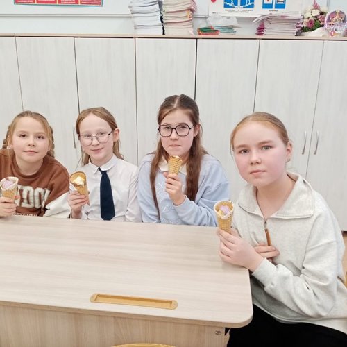 4Д класс на мастер-классе по изготовлению анти-мороженого