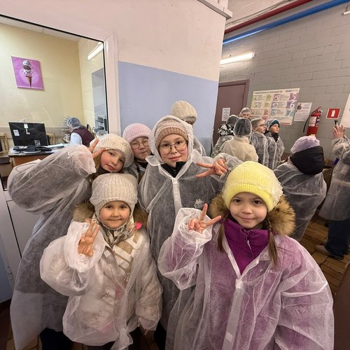 Дети 4Ж побывали на увлекательной экскурсии на производстве «ВолгаАйс»!