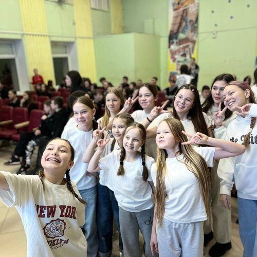 НАШИ ПЕРВЫЕ НА СМЕНЕ В ГУБЕРНАТОРСКОМ ЛАГЕРЕ  